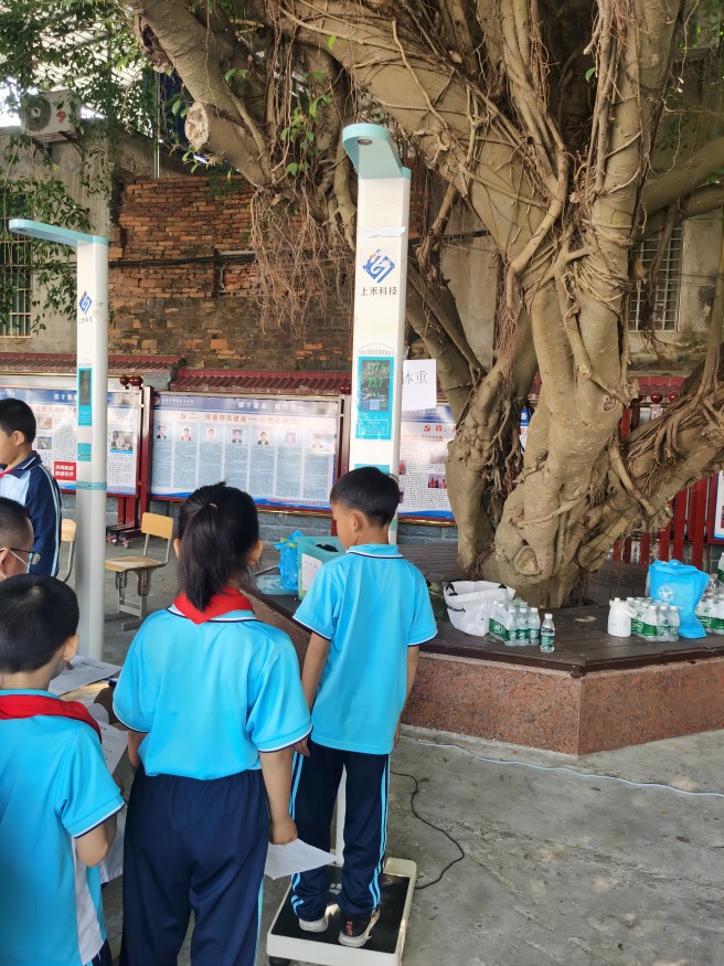 韦德官方网站儿童身高体沉丈量仪